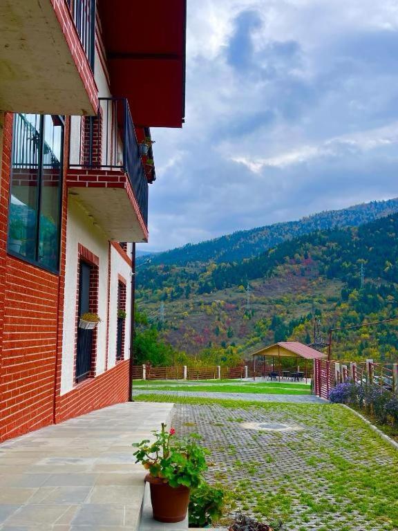 Holiday Borjomi Qvibisi Ngoại thất bức ảnh