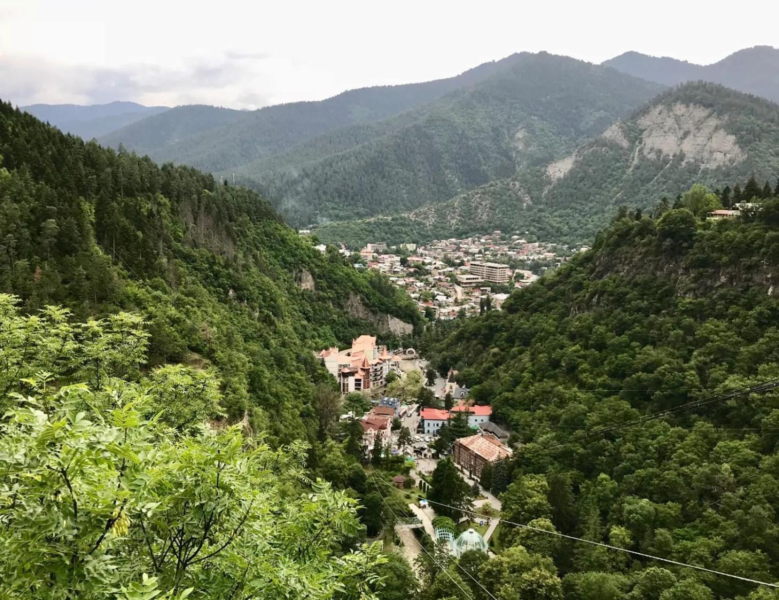 Holiday Borjomi Qvibisi Ngoại thất bức ảnh