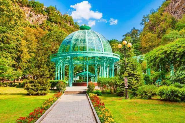 Holiday Borjomi Qvibisi Ngoại thất bức ảnh